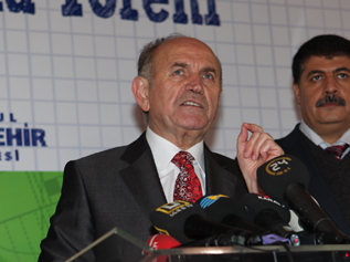Başkan Topbaş; “Kadıköy’deki anıtın kaldırılması söz konusu değil!”