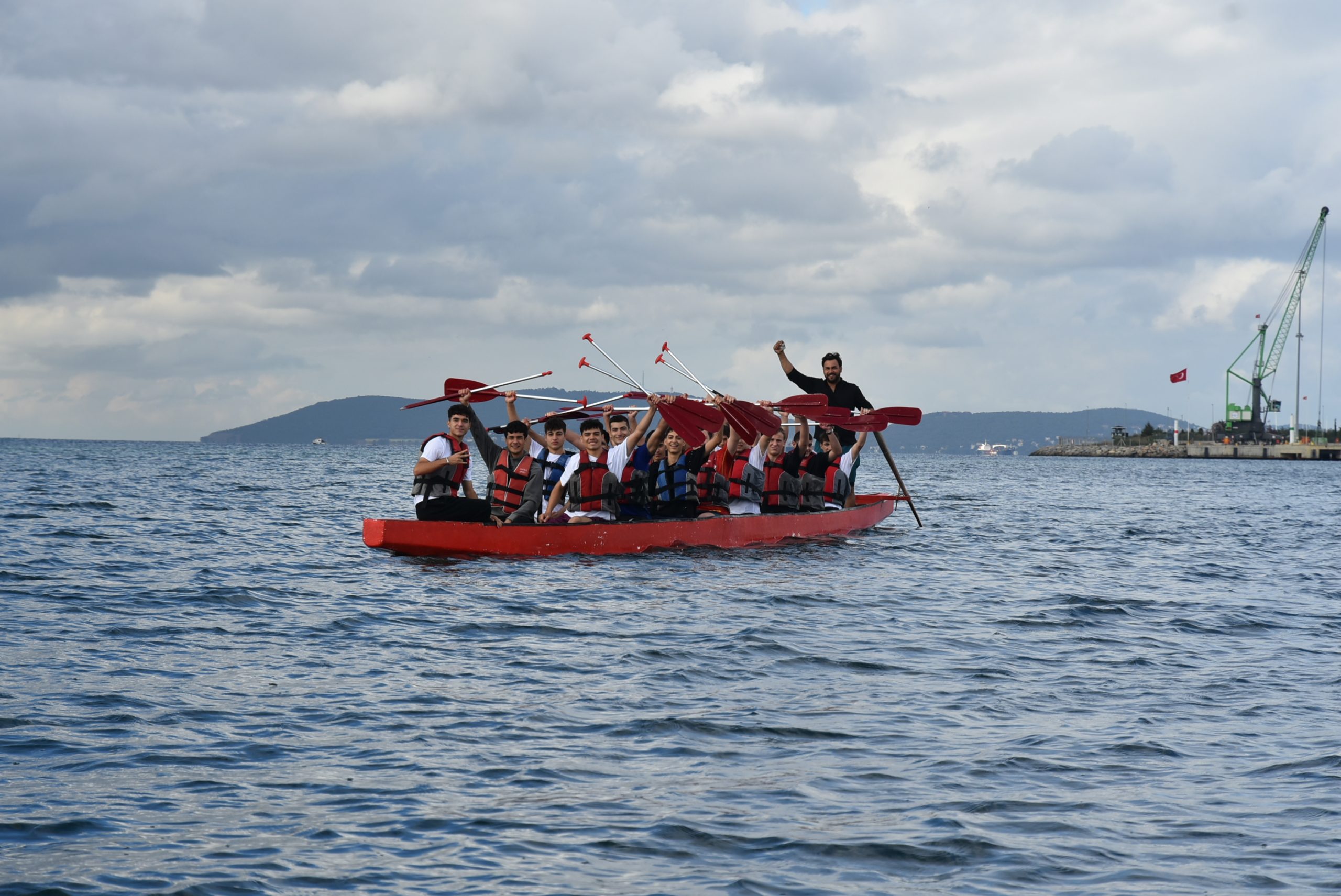 Pendikli Liseliler Cumhuriyet Kupası İçin Kürek Çekiyor