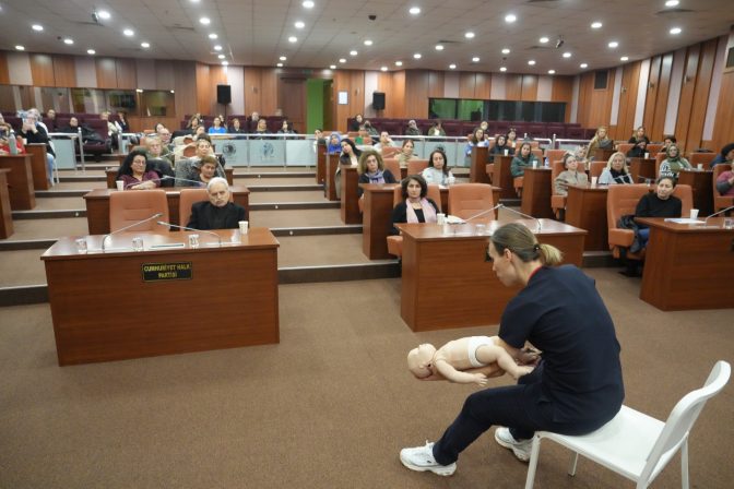 Kartallı Kadınlar Olası Kazalara Karşı İlk Yardımda Bilinçleniyor