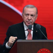 Cumhurbaşkanı Erdoğan’dan saldırıya tepki: “Olay aydınlatılacak, acı siyasete alet edilmemeli”